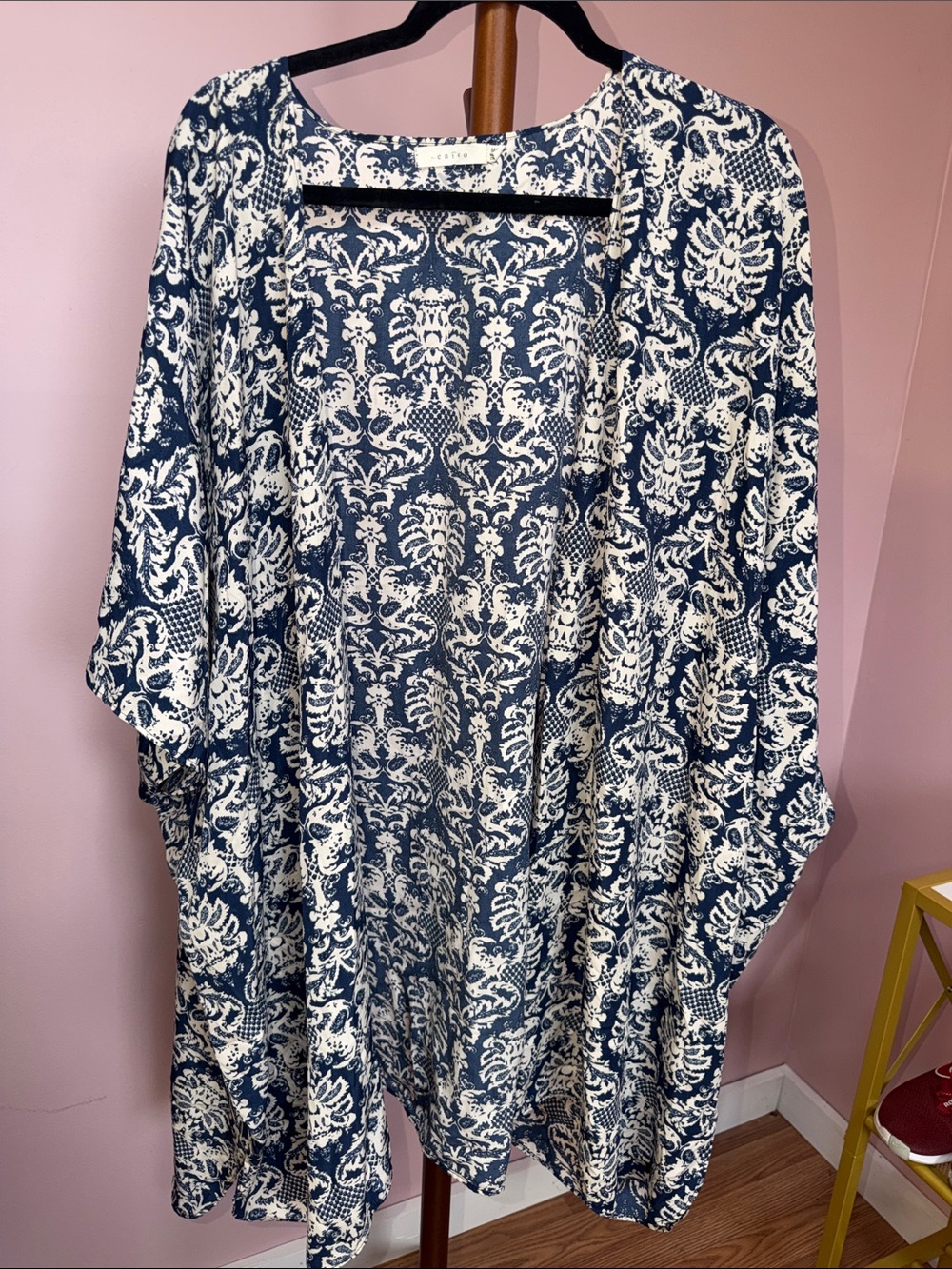 entro Navy and White Patterned Open Kimono